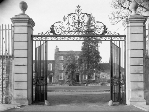 The gates and Old FIlton House in 1950 | BAE Systems